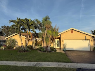 9766 Richmond Cir, Boca Raton, FL 33434