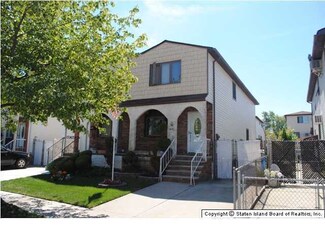 408 Montreal Ave, Staten Island, NY 10306