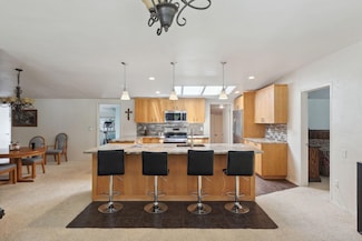 520 Helman St, Ashland, OR 97520