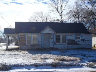 200 S Oak St, Holdenville, OK 74848