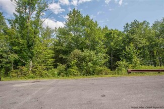33-35-37 Hickory Dr, Gardiner, NY 12561