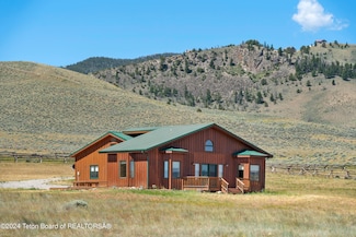 28 Table Top Dr, Dubois, WY 82513