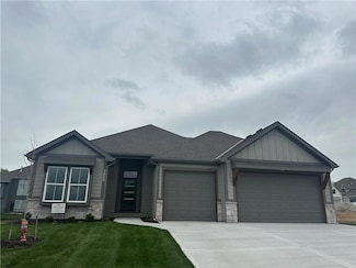 7050 Yulich Ct, Parkville, MO 64152