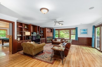 32 Witham St Unit B, Gloucester, MA 01930