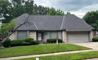 11909 Charlotte St, Kansas City, MO 64146
