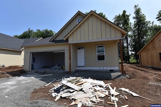 855 Oakleaf Way, Silverton, OR 97381