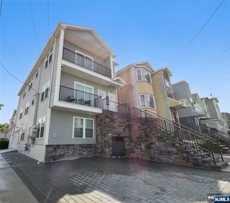 1050 Bond St, Elizabeth, NJ 07201