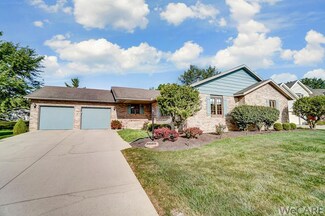 834 Helen St, Wapakoneta, OH 45895