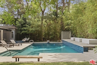 8630 Allenwood Rd, Los Angeles, CA 90046