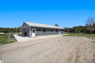 6448 Gonyer Rd SW, Fife Lake, MI 49633
