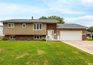 507 E Locust St, Geneseo, IL 61254