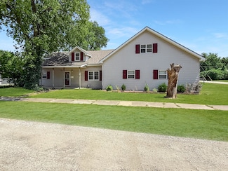 309 S Elm St, Carterville, MO 64835