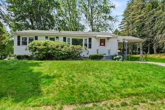 35 Woodland Rd, Leominster, MA 01453