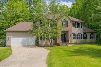 229 Skylane Dr, Northfield, OH 44067