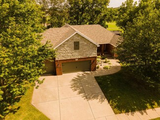 837 E Country Ridge St, Nixa, MO 65714