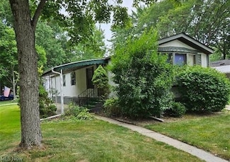 2 Mark Ct, Olmsted Township, OH 44138