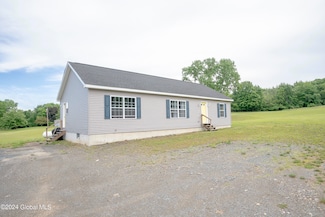 18 Fisher Rd, Averill Park, NY 12018
