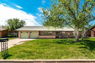 202 Comanche Trail, Tulia, TX 79088