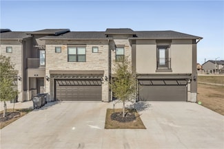 547 Hayes Ln, College Station, TX 77845
