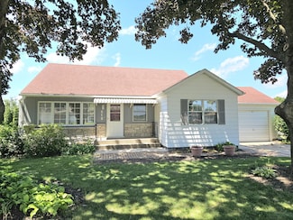 519 Sycamore St, Wilton, IA 52778