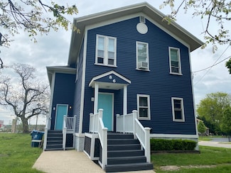 86 N 4th St Unit 2, Aurora, IL 60505