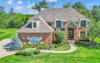 675 Oak Ln, South Elgin, IL 60177