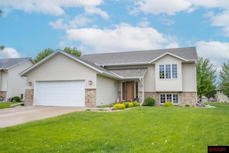 124 124 Waynesborough Way, Mankato, MN 56001