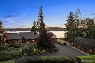 4666 Woods Rd E, Port Orchard, WA 98366