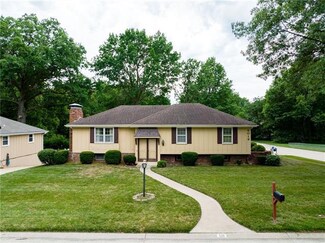 5018 Mockingbird Ln, Saint Joseph, MO 64506