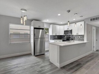 909 Flanders S, Delray Beach, FL 33484