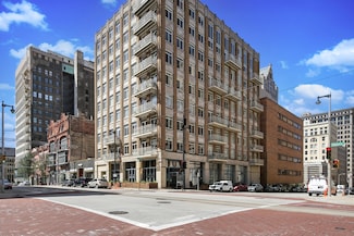 741 N Milwaukee St Unit 903, Milwaukee, WI 53202