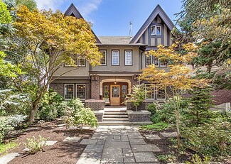 2722 Broadway E, Seattle, WA 98102