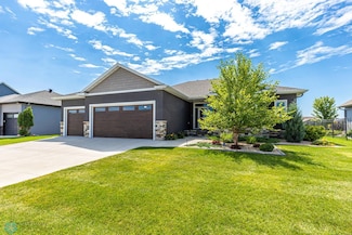 2865 Mcleod Dr E, West Fargo, ND 58078