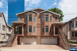 153 Old Palisade Rd, Fort Lee, NJ 07024