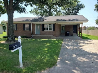 965 E Maxine St, Piggott, AR 72454