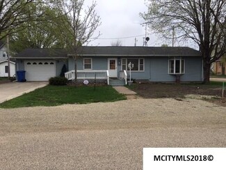 103 E 3rd St, Scarville, IA 50473