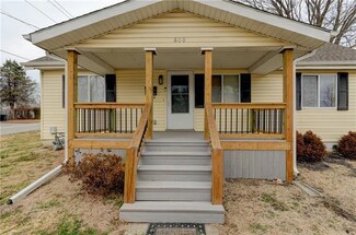 600 E College St, Independence, MO 64050
