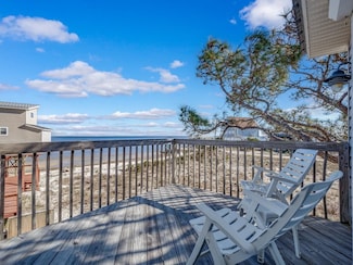 8 Bass St, Alligator Point, FL 32346