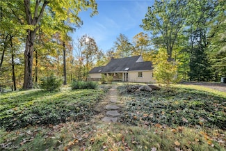 34600 Dogwood Ln, Solon, OH 44139