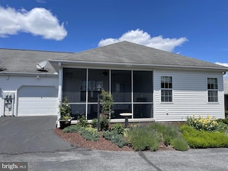 18 Brethren Ct Unit 4B, Gettysburg, PA 17325