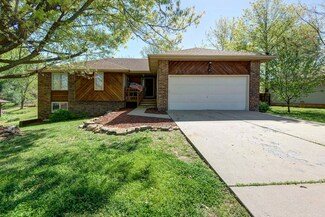 3826 N Farm Road 165, Springfield, MO 65803