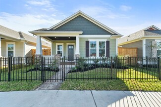 2505 S Houston Ave, Pearland, TX 77581