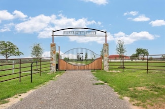 24600 Nine Bar Rd, Hempstead, TX 77445