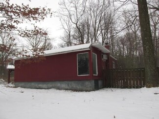 175 Horse Shoe Bend Rd, Acme, PA 15610