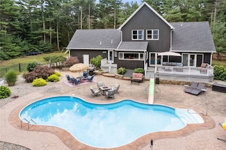 15 Gentry Farm Dr, Coventry, RI 02816