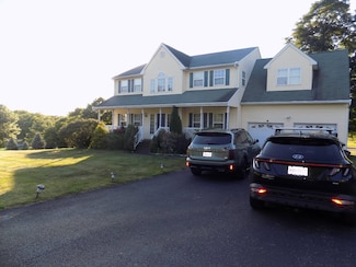 8 Cedardale Loop, Wappingers Falls, NY 12590