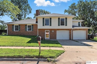 5417 S 107th St, Omaha, NE 68127