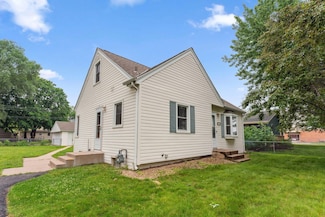 225 7th Ave NE, Osseo, MN 55369