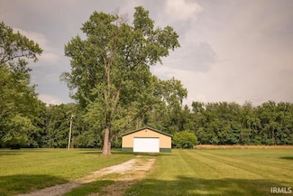 6429 Wea Woodland Dr, Lafayette, IN 47909