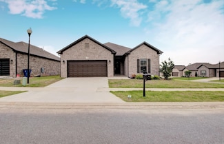 10 Luke Ct, Maumelle, AR 72113